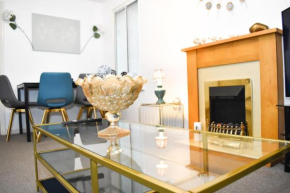 Lovely 2-bedroom serviced apartment with free parking and WIFI